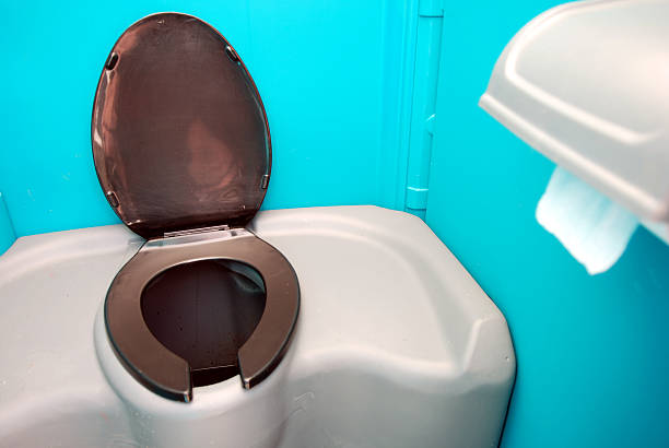 Best Affordable porta potty rental  in Farmington, IL