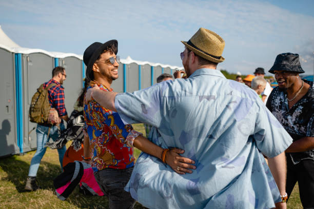 Best Affordable portable toilet rental  in Farmington, IL
