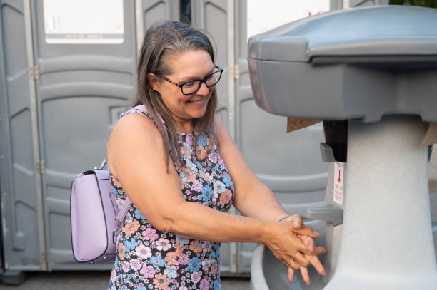 Best Construction site porta potty rental  in Farmington, IL